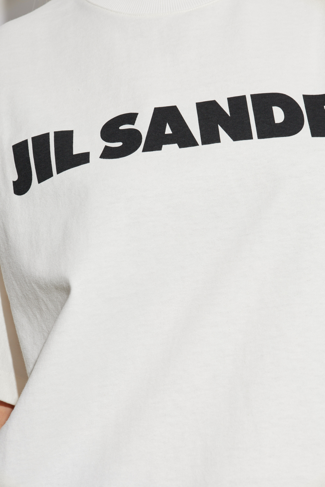 Tシャツ・カットソー Jil Sander FW25 T-SHIRT WITH LOGO (J03GC0136 J45148102) Jil Sander SS25 T-SHIRT WITH LOGO (J03GC0136 J45148102)